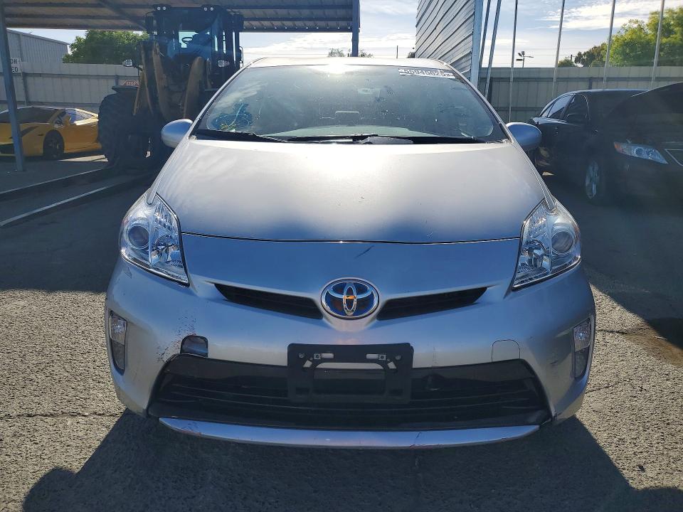 2015 Toyota Prius VIN JTDKN3DU7F0466476 COPART salvage auction — VANDALISM, CA - SALVAGE CERTIFICATE, sold $2,200 on 2026-07-13 (photo 5)