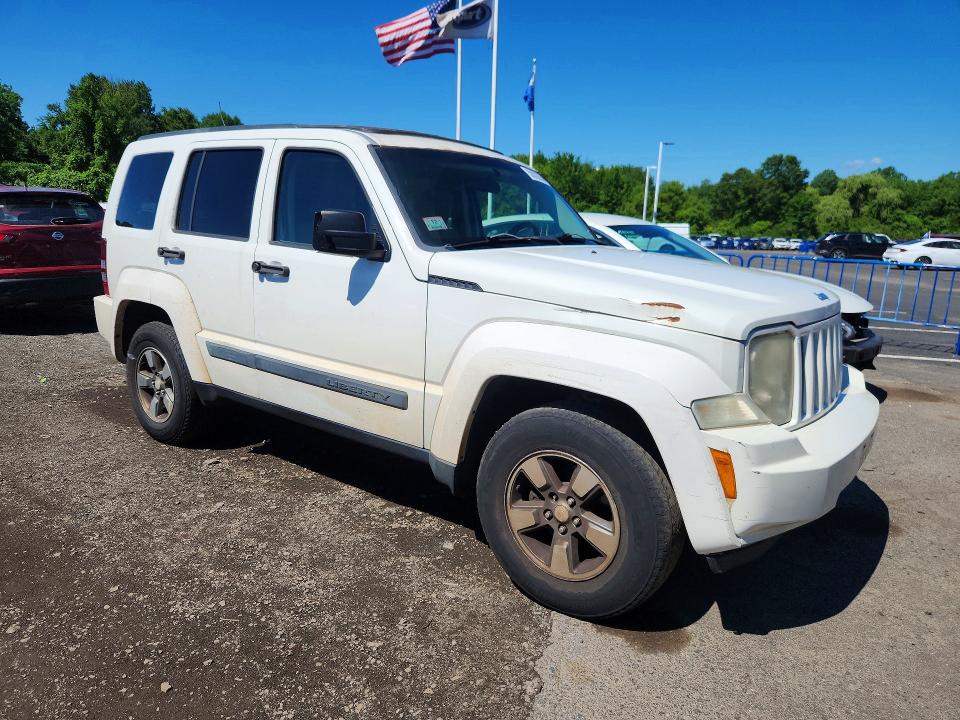2008 Jeep Liberty VIN 1J8GN28K68W197999 COPART salvage auction — SIDE, MA - CERT OF TITLE-SALVAGE, sold $475 on 2026-07-02 (photo 4)
