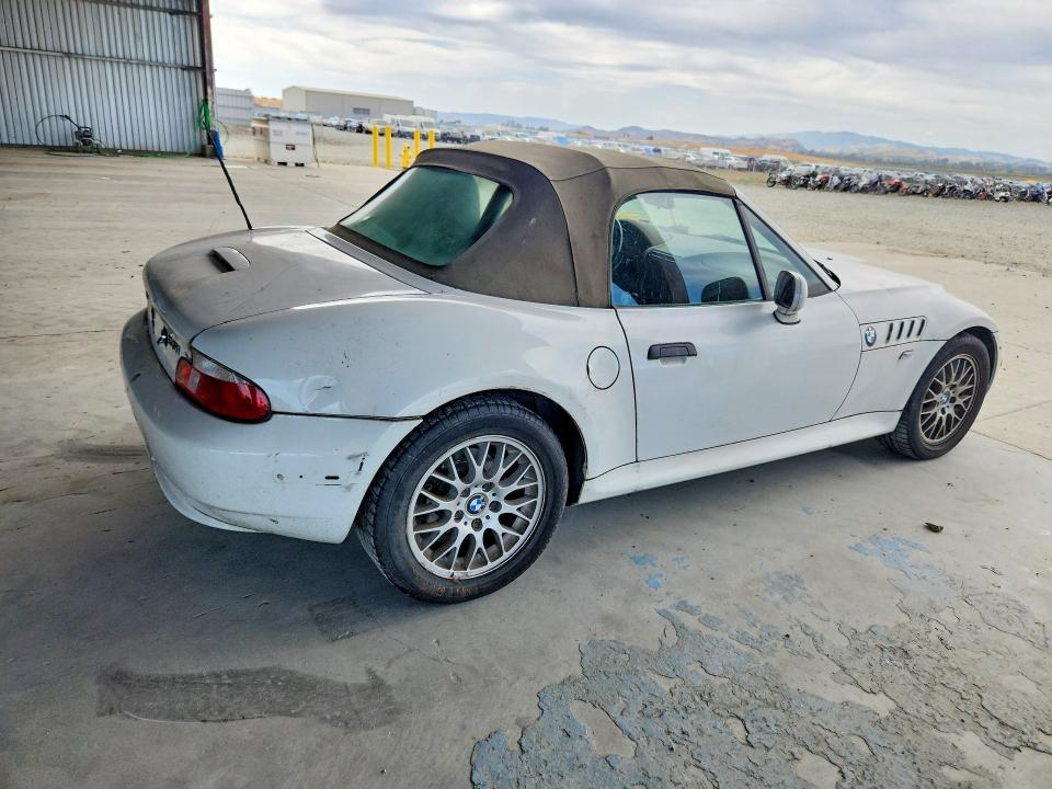 2001 BMW VIN WBACN33461LM02911 COPART salvage auction — FRONT END, CA - SALVAGE CERTIFICATE, sold $1,500 on 2026-07-13 (photo 3)