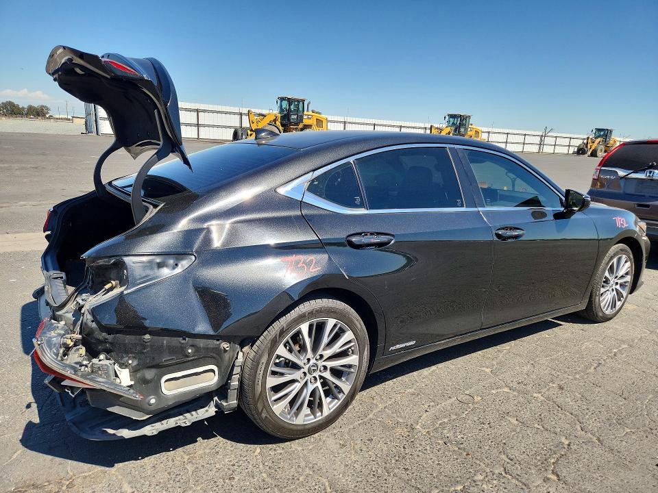 2019 Lexus ES VIN JTHB21B10K2034217 COPART salvage auction — REAR END, Ca - Salvage Certificate, sold $13,000 on 2026-07-02 (photo 3)