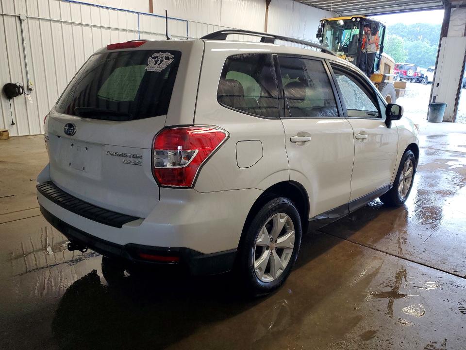 2015 Subaru Forester VIN JF2SJAFC7FH585216 COPART salvage auction — VANDALISM, Pa - Certificate Of Salvage, sold $2,950 on 2026-07-08 (photo 3)