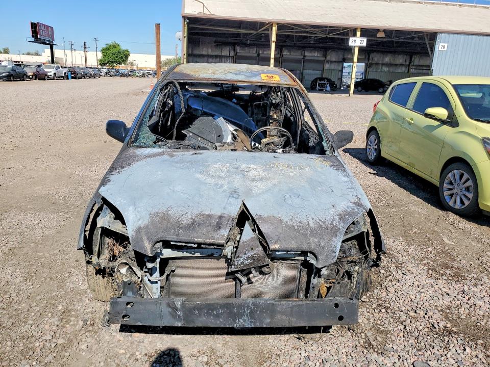 2005 Toyota VIN 2T1LR32E35C458187 COPART salvage auction — ENGINE BURN, Az - Certificate Of Title, sold $475 on 2026-08-03 (photo 5)