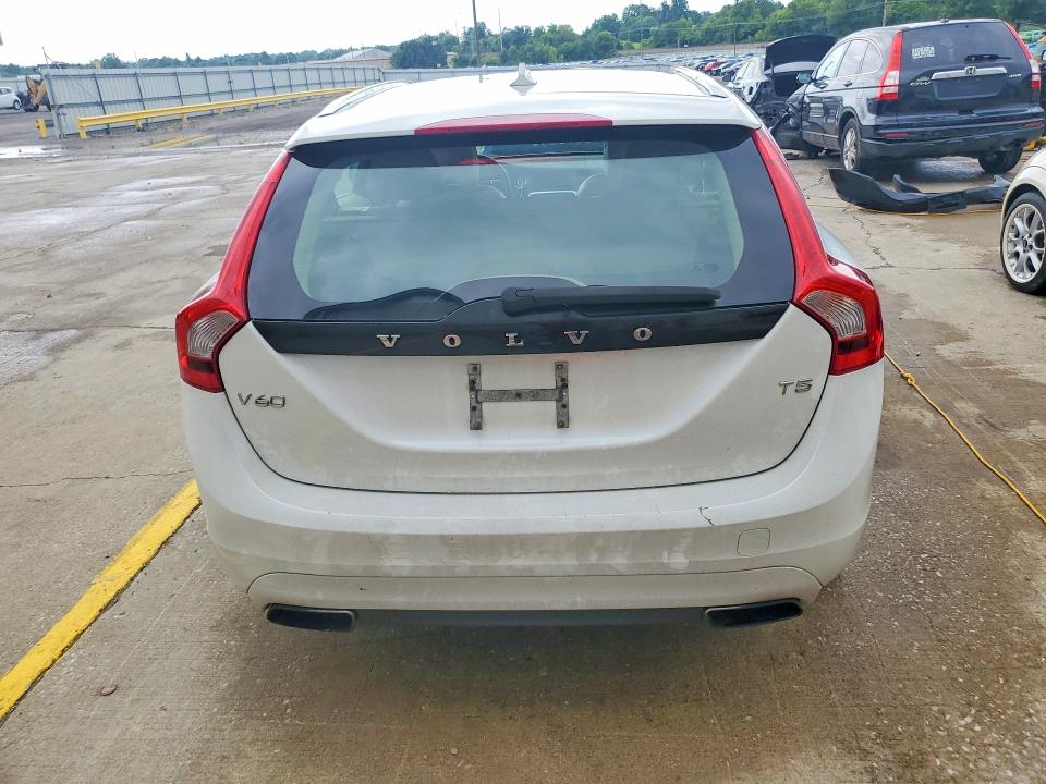 2015 Volvo VIN YV126MEB3F1208122 COPART salvage auction — SIDE, Ky - Cert Of Title-Salvage, sold $225 on 2026-07-22 (photo 6)