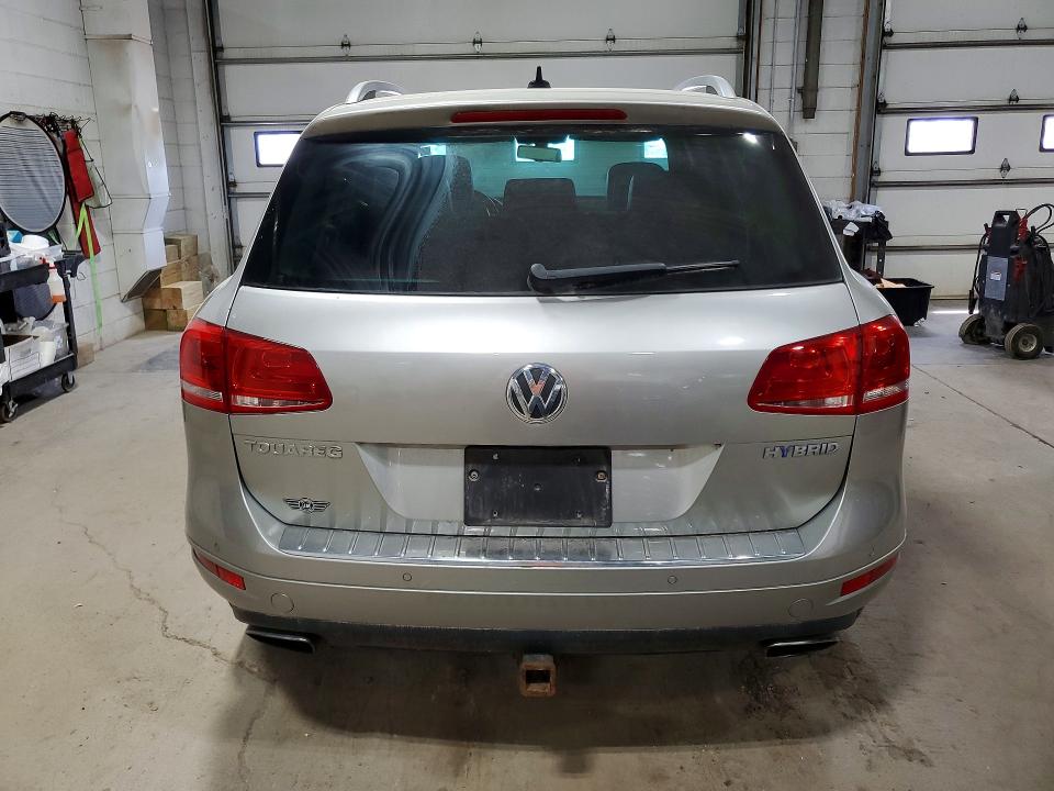 2011 Volkswagen Touareg VIN WVGFG9BP1BD004991 COPART salvage auction — MECHANICAL, Mn - Certificate Of Title, sold $1,700 on 2026-07-21 (photo 6)