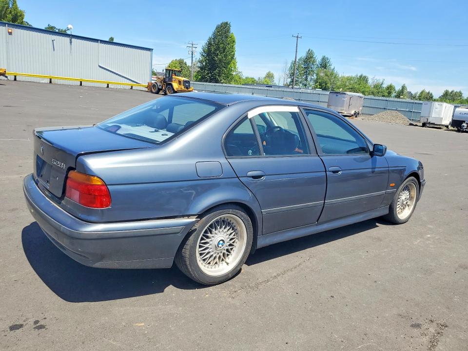 2000 BMW 5er VIN WBADM5345YBY18399 COPART salvage auction — REAR END, Or - Salvage Title Certificate, sold $500 on 2026-08-12 (photo 3)