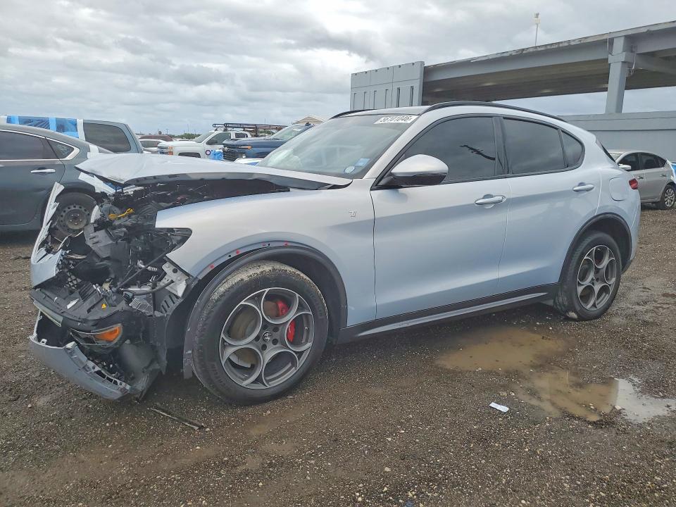 2022 Alfa romeo Stelvio VIN ZASPAKBNXN7D45607 COPART salvage auction — FRONT END, Fl - Certificate Of Destruction, sold $2,050 on 2026-08-06 (photo 1)