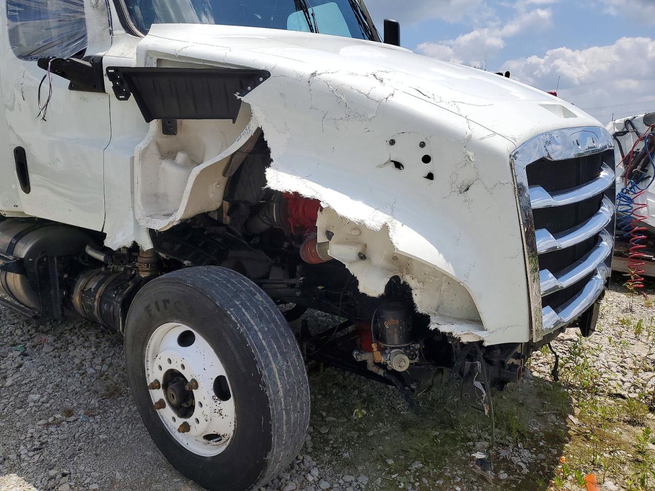 2025 Freightliner Cascadia 126 VIN 1FUJHHFG8SLVR2032 COPART salvage auction — Front End, IN - CERTIFICATE OF TITLE (P), sold $32,750 on 2026-07-07 (photo 9)