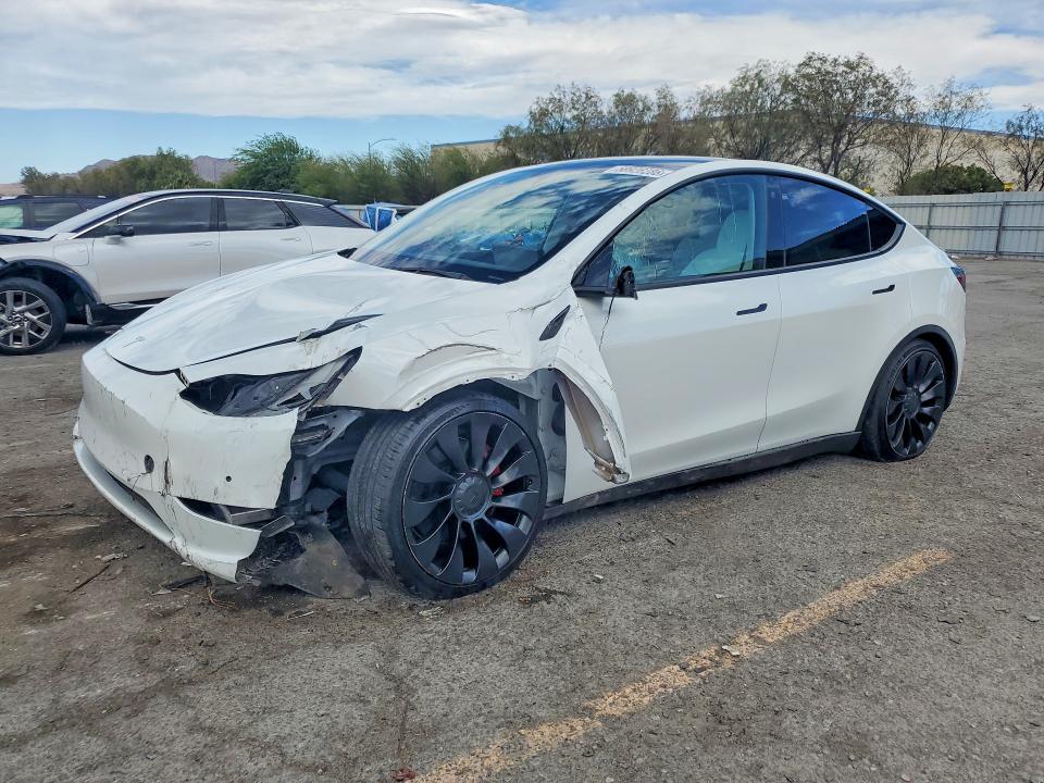 2022 Tesla Model y VIN 7SAYGDEF8NF489990 COPART salvage auction — FRONT END, Nv - Salvage Title, sold $9,600 on 2026-07-30 (photo 1)