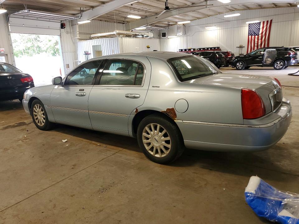 2007 Linc Continental VIN 1LNHM81V67Y625042 COPART salvage auction — FRONT END, MN - CERTIFICATE OF TITLE, sold $550 on 2026-07-02 (photo 2)