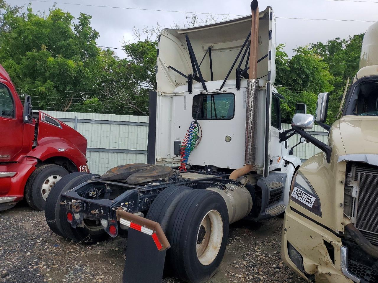 2016 Peterbilt 579 VIN 1XPBA48X5GD339773 COPART salvage auction — Normal Wear, IN - CERTIFICATE OF TITLE, sold $5,000 on 2026-07-07 (photo 4)
