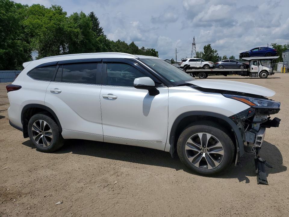 2025 Toyota Hylander VIN 5TDKBRCH5SS650497 COPART salvage auction — FRONT END, ON - PERMIT SALVAGE, sold $6,400 on 2026-07-21 (photo 4)