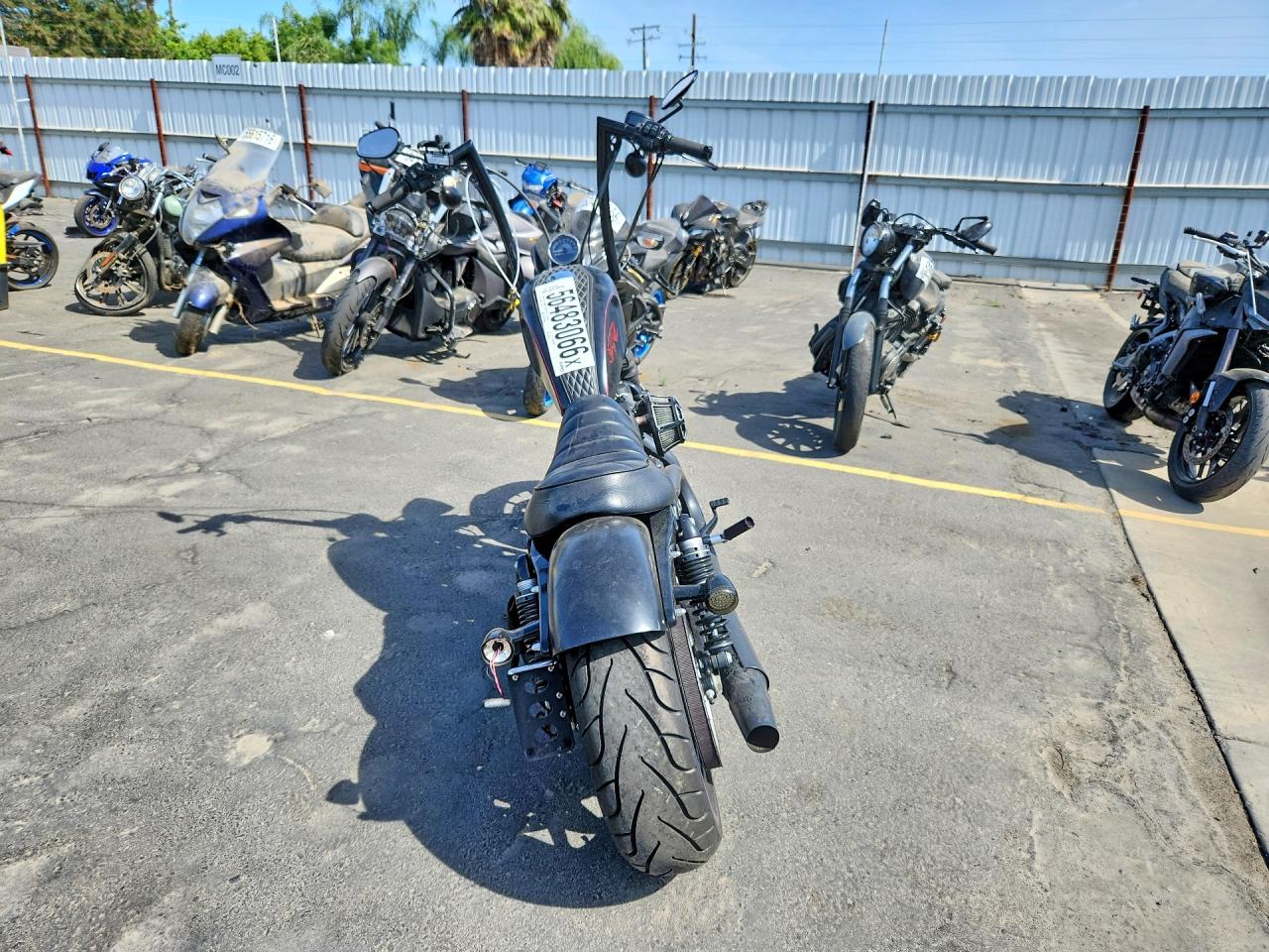 2017 Harley-Davidson XL883 VIN 1HD4LE217HC401503 COPART salvage auction — Side, CA - SALVAGE CERTIFICATE, sold $2,750 on 2026-07-09 (photo 4)
