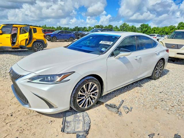 2019 Lexus ES VIN 58ABZ1B16KU039041 COPART salvage auction — SIDE, Tx - Certificate Of Title, sold $15,600 on 2026-07-31 (photo 1)