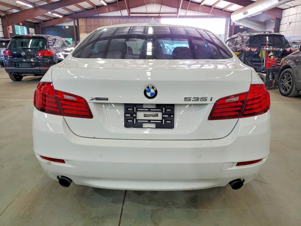 2014 BMW 5 series VIN WBA5B3C59ED537715 COPART salvage auction — MINOR DENT/SCRATCHES, MA - CERTIFICATE OF TITLE, sold $1,450 on 2026-07-17 (photo 6)