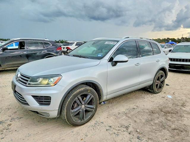2017 Volkswagen Touareg VIN WVGRF7BP6HD001453 COPART salvage auction — REAR END, Tx - Salvage Vehicle Title, sold $1,350 on 2026-07-21 (photo 1)