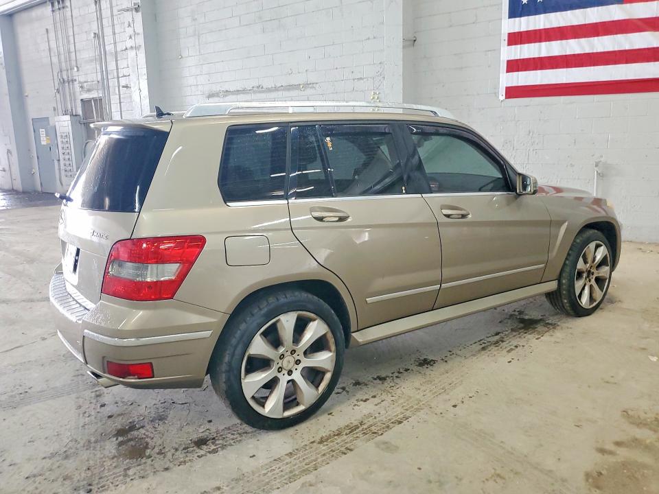 2010 Mercedes-benz Glk-class VIN WDCGG8HB3AF351685 COPART salvage auction — MINOR DENT/SCRATCHES, Va - Certificate Of Title, sold $250 on 2026-08-04 (photo 3)