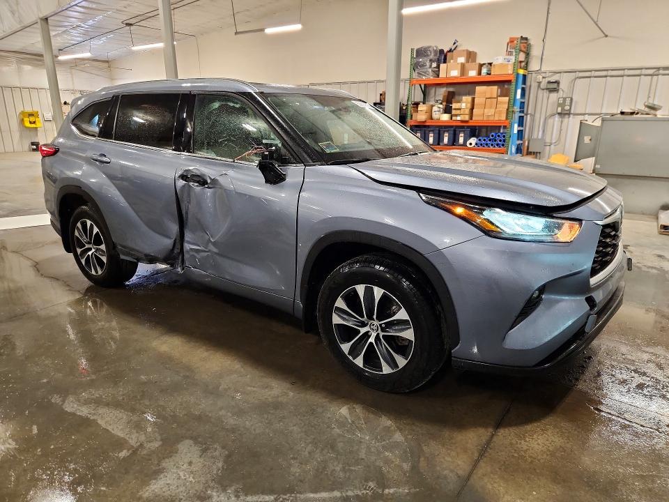 2020 Toyota Highlander VIN 5TDHZRBH4LS020608 COPART salvage auction — SIDE, Mn - Cert Of Title-Salvage, sold $2,250 on 2026-07-27 (photo 4)