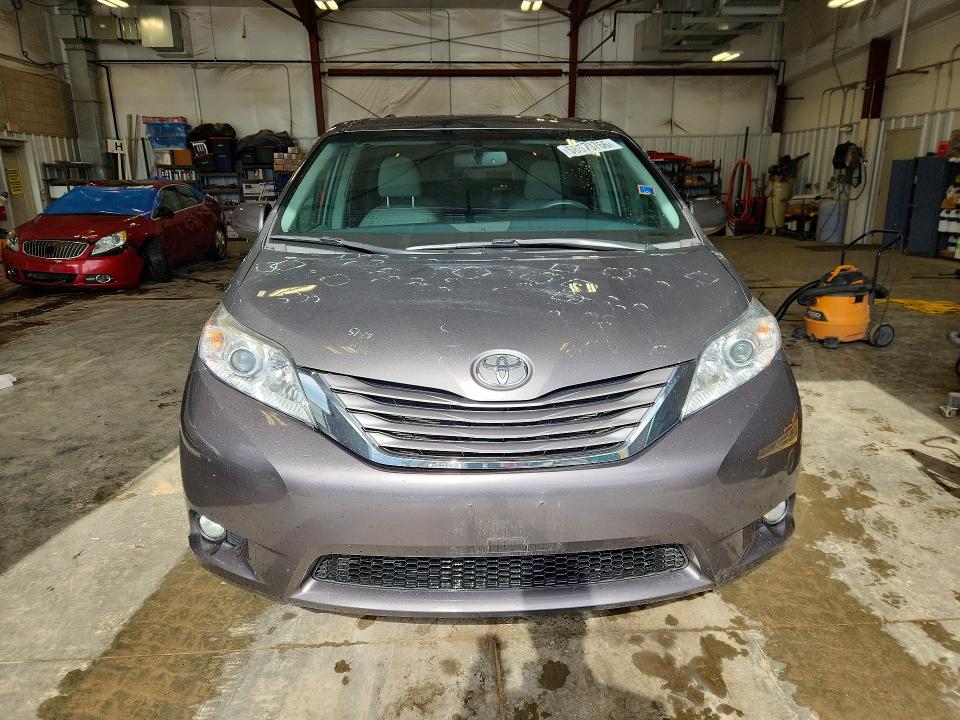 2017 Toyota Sienna VIN 5TDYZ3DC7HS872442 COPART salvage auction — HAIL, Salvage Title, sold $15,700 on 2026-07-14 (photo 5)