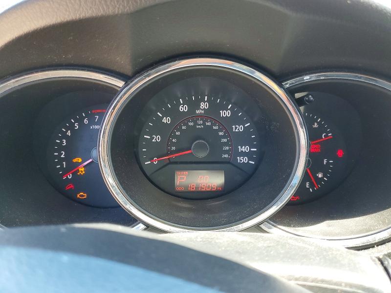 2011 Kia Sorento VIN 5XYKU4A21BG134081 COPART salvage auction — MECHANICAL, De - Certificate Of Title, sold $1,000 on 2026-07-14 (photo 9)