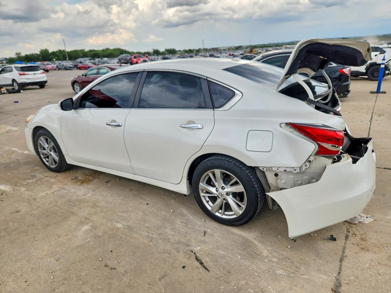 2014 Nissan Altima VIN 1N4AL3AP7EC177438 COPART salvage auction — Rear End, TX - SALVAGE VEHICLE TITLE, sold $875 on 2026-07-09 (photo 2)