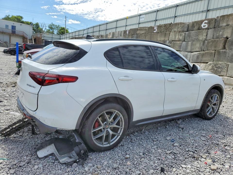 2022 Alfa romeo Stelvio VIN ZASPAKBN5N7D33400 COPART salvage auction — FRONT END, Ky - Cert Of Title-Salvage, sold $3,000 on 2026-07-17 (photo 3)
