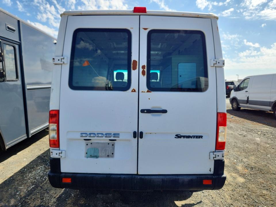 2005 Sprinter 2500 sprin VIN WD2PD644255746896 COPART salvage auction — SIDE, CA - DIS/DLR/EXP ONLY CLEAN TITLE, sold $125 on 2026-07-17 (photo 6)