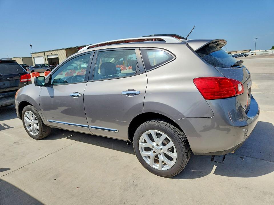 2015 Nissan Rogue VIN JN8AS5MT4FW155001 COPART salvage auction — MINOR DENT/SCRATCHES, TX - CERTIFICATE OF TITLE (P), sold $1,050 on 2026-07-16 (photo 2)