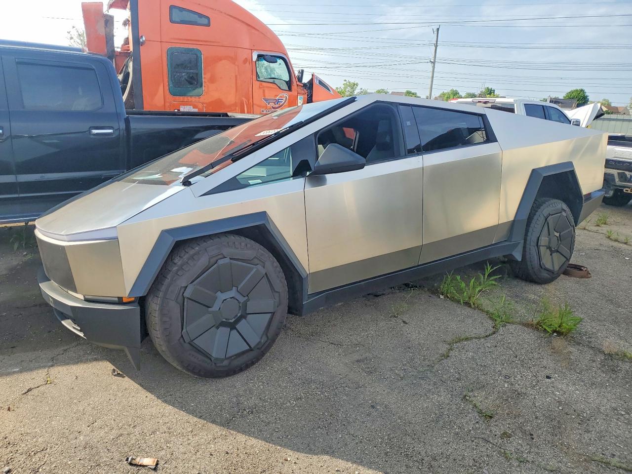 2024 Tesla Cybertruck VIN 7G2CEHED5RA024179 — COPART salvage auction photo