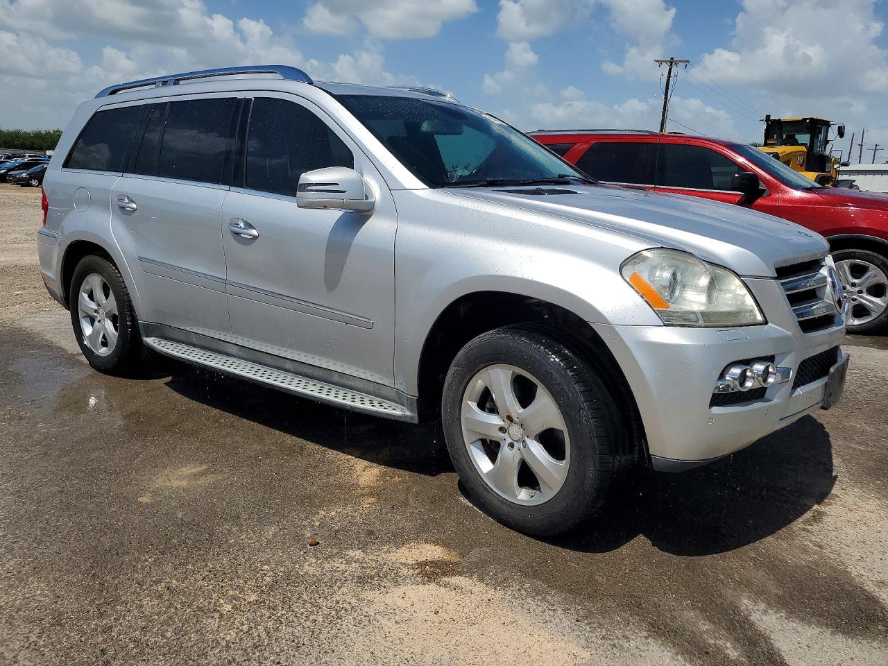 2011 Mercedes-Benz GL-Class VIN 4JGBF7BE4BA755203 COPART salvage auction — Minor Dent/Scratches, TX - CERTIFICATE OF TITLE, sold $1,200 on 2026-07-01 (photo 4)