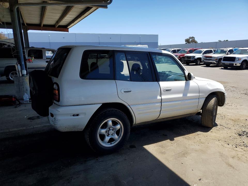 2000 Toyota Rav 4 VIN JT3GP10V0Y7075798 COPART salvage auction — REAR END, CA - SALVAGE CERTIFICATE, sold $15 on 2026-07-28 (photo 3)