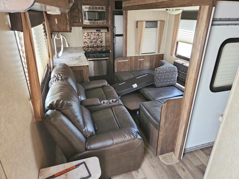2019 Frrv Trailer VIN 4X4TVBA21KT150947 COPART salvage auction — UNDERCARRIAGE, OR - SALVAGE TITLE CERTIFICATE, sold $3,900 on 2026-07-30 (photo 6)