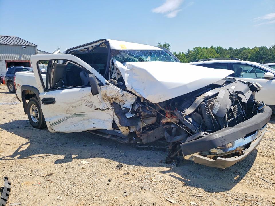 2005 Chevrolet Silverado 2500 VIN 1GCHK29U45E152176 COPART salvage auction — FRONT END, Va - Cert Of Title - Salvage, sold $2,200 on 2026-07-06 (photo 4)