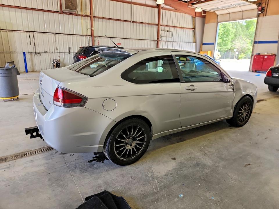 2009 Ford Focus VIN 1FAHP33N69W200629 COPART salvage auction — SIDE, VA - CERT OF TITLE - SALVAGE, sold $275 on 2026-07-02 (photo 3)