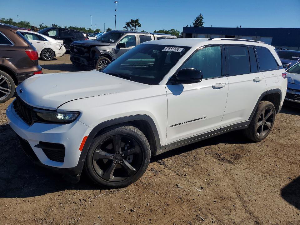 2024 Jeep Cherokee VIN 1C4RJHAGXRC218327 — COPART salvage auction photo