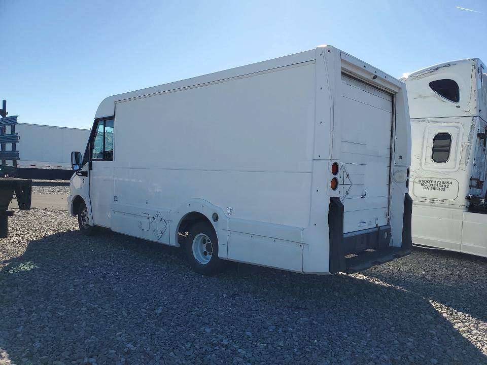 2016 Isuzu Npr VIN JALB4T170G7W00396 COPART salvage auction — MINOR DENT/SCRATCHES, NV - CERTIFICATE OF TITLE, sold $2,950 on 2026-07-30 (photo 2)