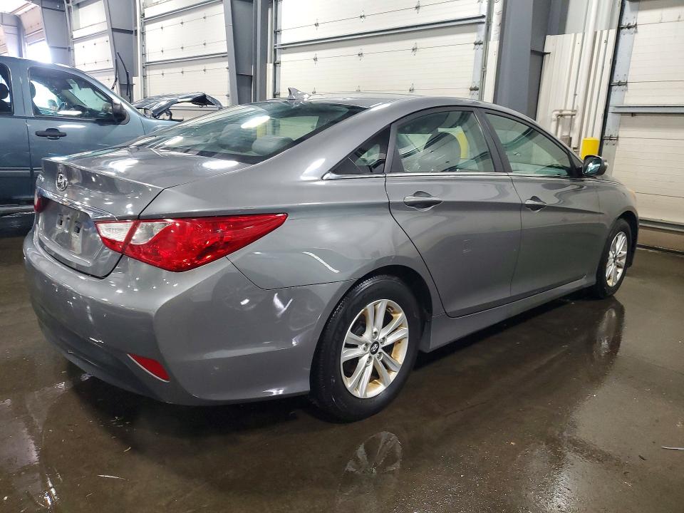 2014 Hyundai Sonata VIN 5NPEB4ACXEH925525 COPART salvage auction — VANDALISM, Mn - Cert Of Title-Prior Salvage, sold $275 on 2026-07-28 (photo 3)