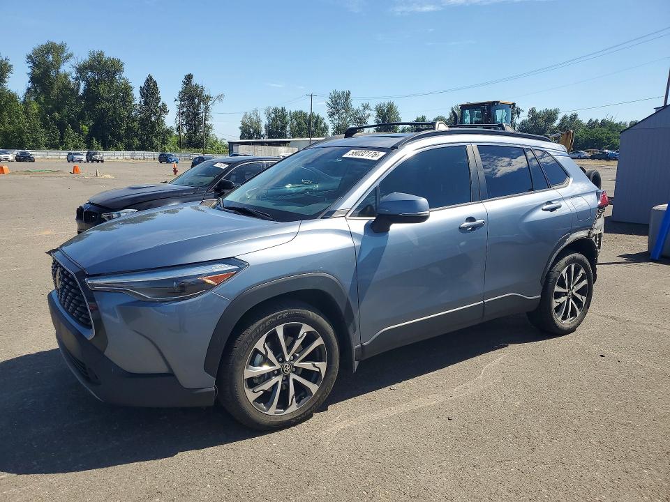 2022 Toyota Corolla cross VIN 7MUDAABG3NV021384 — COPART salvage auction photo