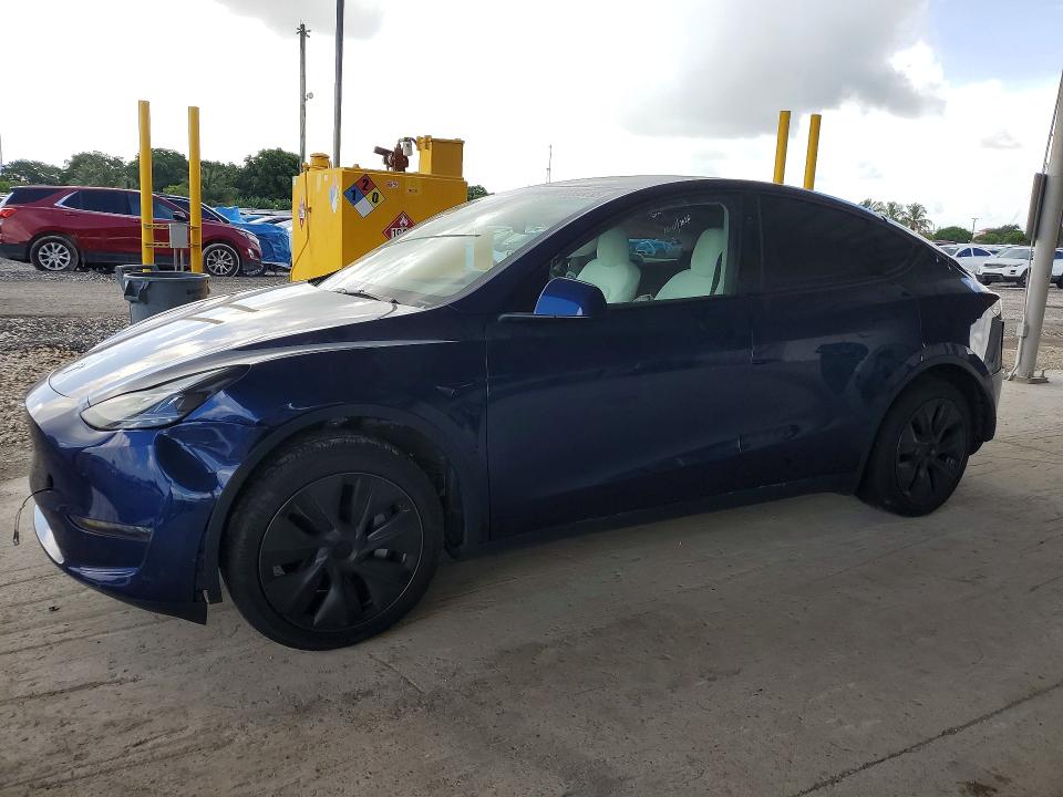 2025 Tesla Model y VIN 7SAYGDED8SF234606 — COPART salvage auction photo