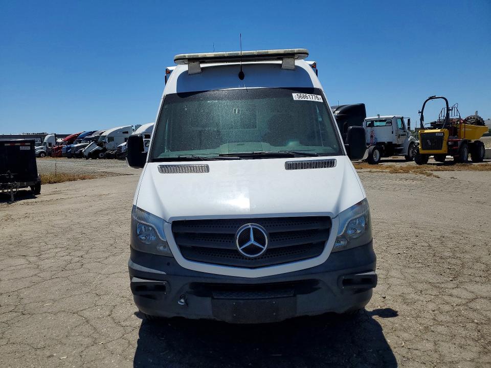 2017 Mercedes-benz Sprinter VIN WDAPE7CD8HP412907 COPART salvage auction — NORMAL WEAR, Ca - Dis/Dlr/Exp Only Clean Title, sold $2,650 on 2026-07-08 (photo 5)