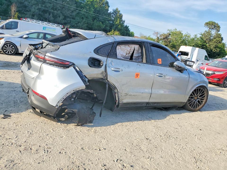 2020 Porsche Cayenne VIN WP1BB2AY7LDA57777 COPART salvage auction — ENGINE BURN, VA - CERT OF TITLE - SALVAGE, sold $2,750 on 2026-07-21 (photo 3)