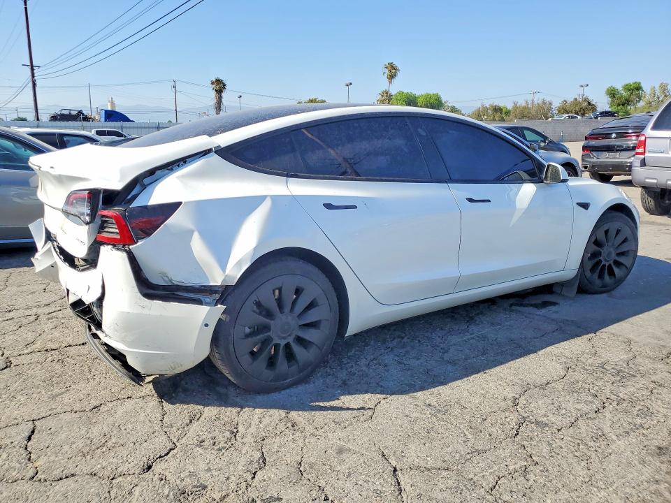 2022 Tesla VIN 5YJ3E1EB2NF236611 COPART salvage auction — REAR END, Ca - Dis/Dlr/Exp Only Clean Title, sold $4,050 on 2026-07-23 (photo 3)