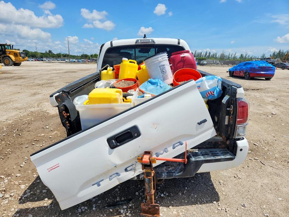 2021 Toyota Tacoma VIN 5TFAZ5CNXMX113983 COPART salvage auction — REAR END, Fl - Cert Of Title Slvg Rebuildable, sold $7,200 on 2026-07-14 (photo 6)