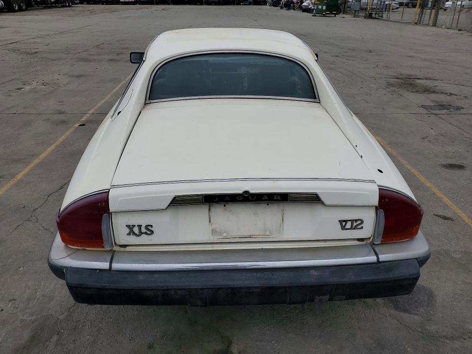 1984 Jaguar Xj series VIN SAJNV5842EC113497 COPART salvage auction — MINOR DENT/SCRATCHES, Ca - Dis/Dlr/Exp Only Clean Title, sold $1,900 on 2026-07-29 (photo 6)