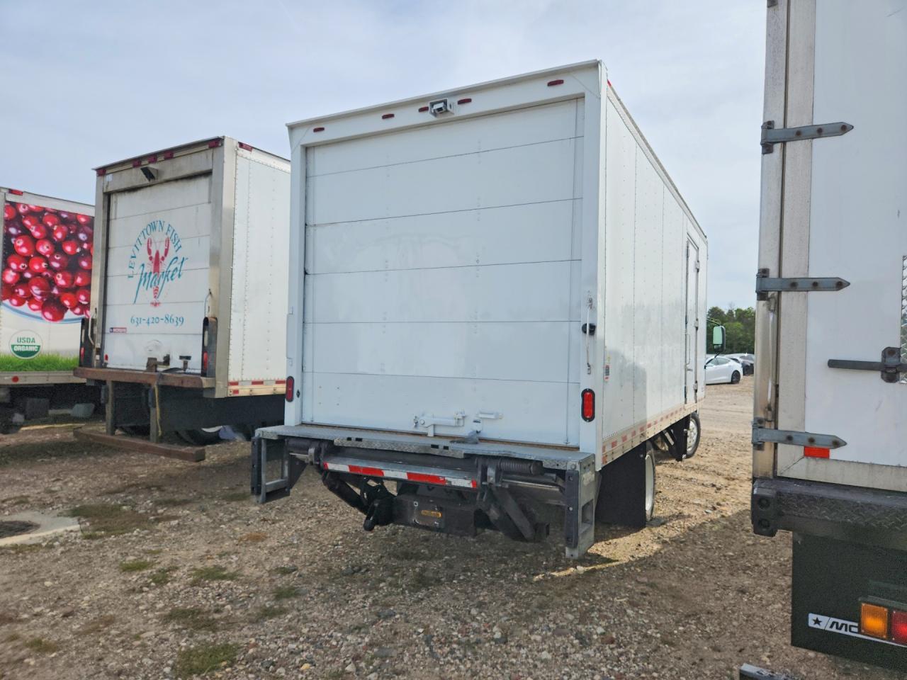 2019 Hino 195dr VIN JHHSDM2H2KK009231 COPART salvage auction — Normal Wear, NY - CERTIFICATE OF TITLE, sold $3,100 on 2026-09-14 (photo 3)