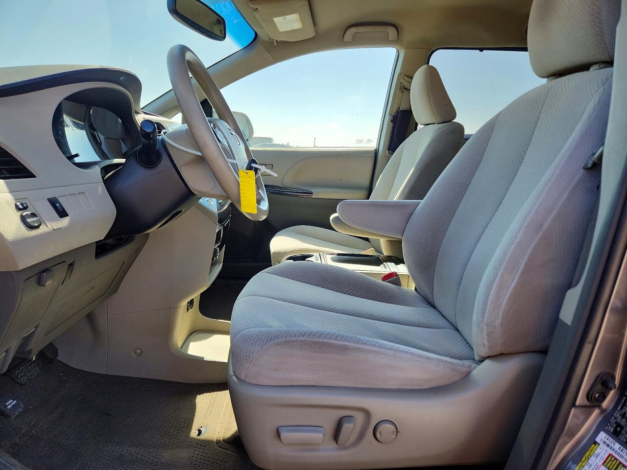2014 Toyota Sienna VIN 5TDKK3DC5ES466620 COPART salvage auction — Front End, CA - SALVAGE CERTIFICATE, sold $2,200 on 2026-07-10 (photo 7)
