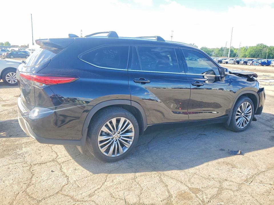 2022 Toyota Highlander VIN 5TDFZRBH5NS168874 COPART salvage auction — FRONT END, Mi - Scrap Certificate Of Title, sold $22,300 on 2026-07-10 (photo 3)