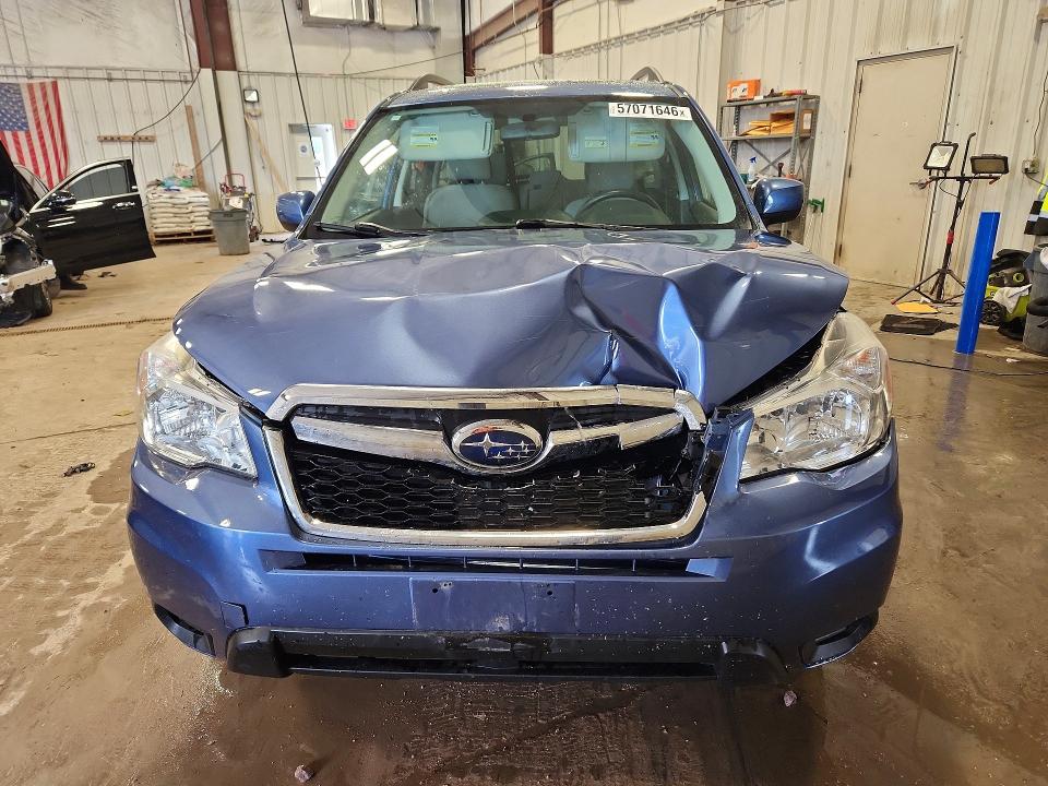 2015 Subaru Forester VIN JF2SJADC0FH563707 COPART salvage auction — FRONT END, Wi - Certificate Of Title, sold $4,300 on 2026-07-27 (photo 5)