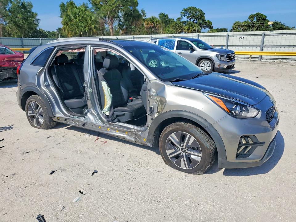 2022 Kia Niro VIN KNDCE3LC9N5546361 COPART salvage auction — SIDE, Fl - Cert Of Title Slvg Rebuildable, sold $1,950 on 2026-07-22 (photo 4)