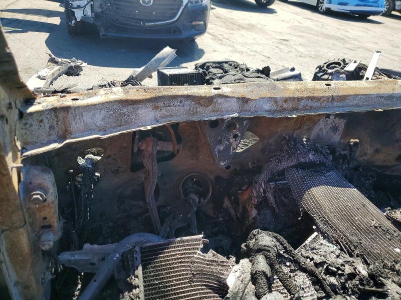 2019 Mercedes-benz E-klasse VIN WDDZF4JB7KA526979 COPART salvage auction — BURN, Ca - Non-Repairable Vehicle Cert, sold $150 on 2026-08-06 (photo 9)
