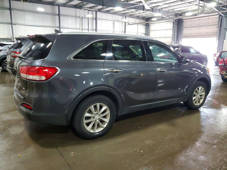 2018 Kia Sorento VIN 5XYPG4A30JG358964 COPART salvage auction — VANDALISM, Mn - Cert Of Title-Prior Salvage, sold $225 on 2026-07-28 (photo 3)